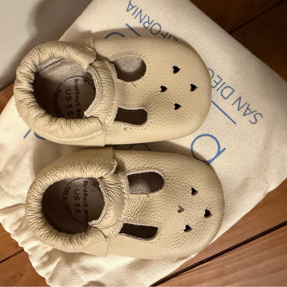 BirdRockBaby Cream Baby Moccasins